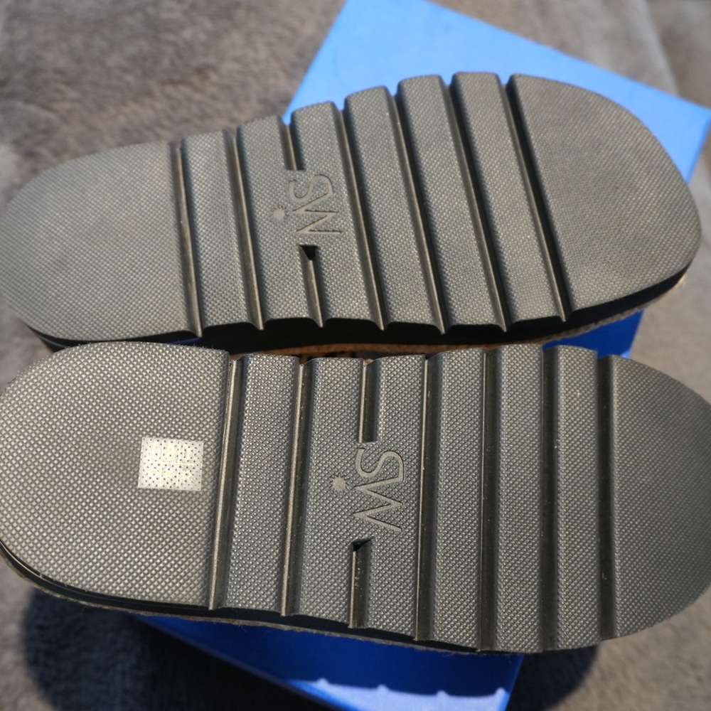 STUART WEITZMAN
Roza Lift Slide Sandal In Cheetah Suede 5.5 NWT - Picture 8 of 8